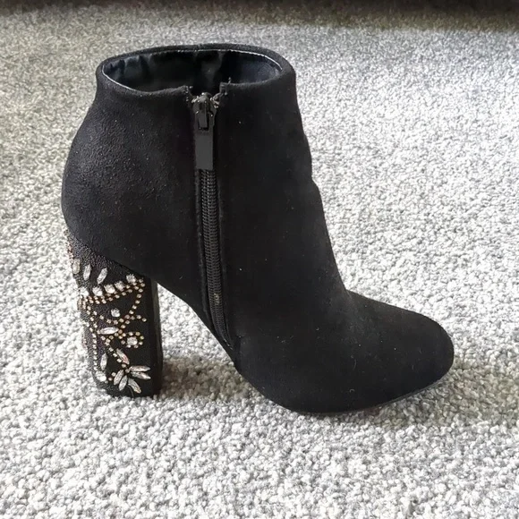 Brand new black booties - Picture 5 of 7